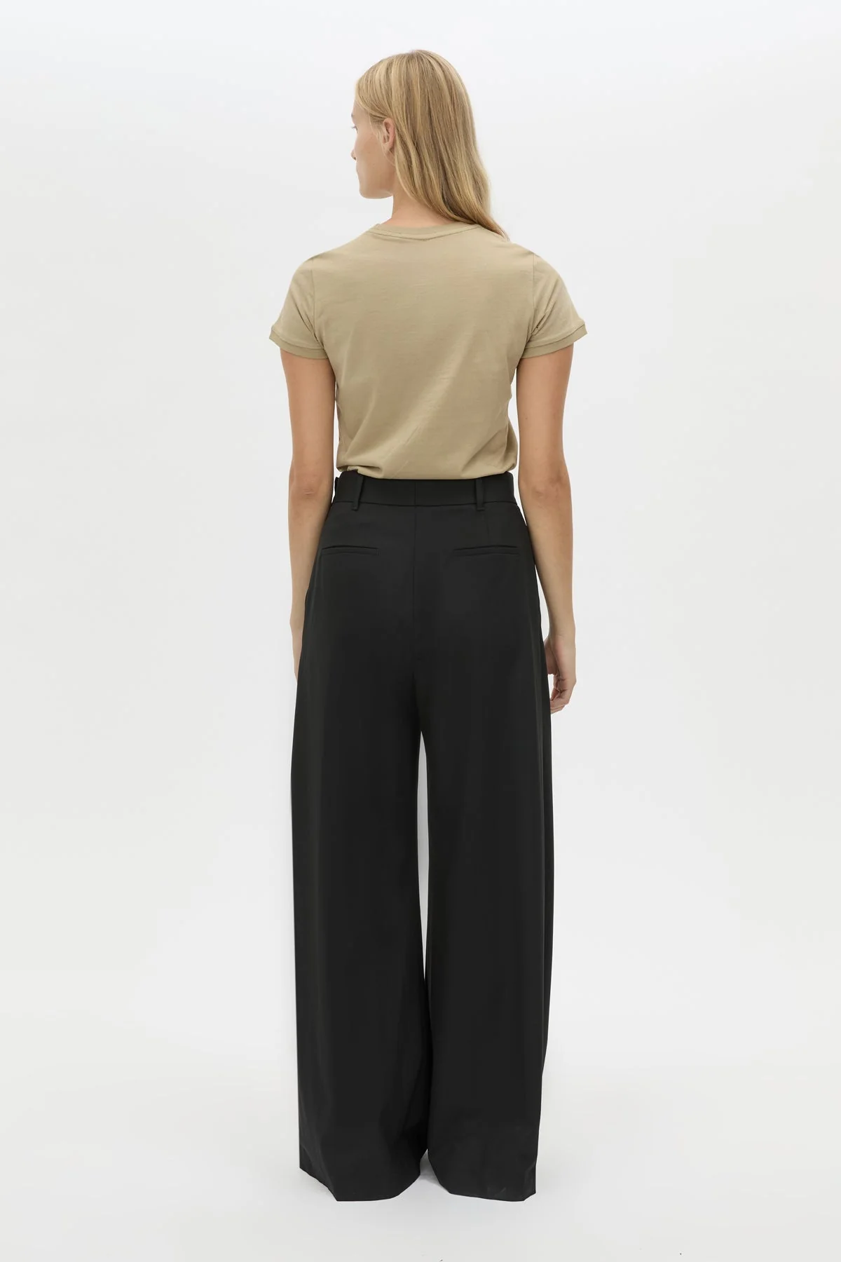 Bonnie Fitted Graphic Tee - Image 5