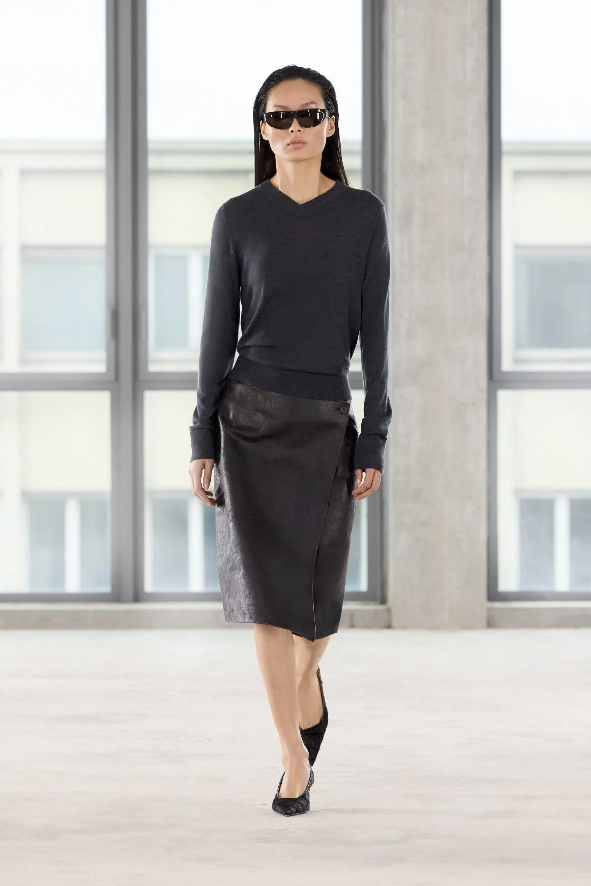 Leona Knit V Neck Sweater - Image 3