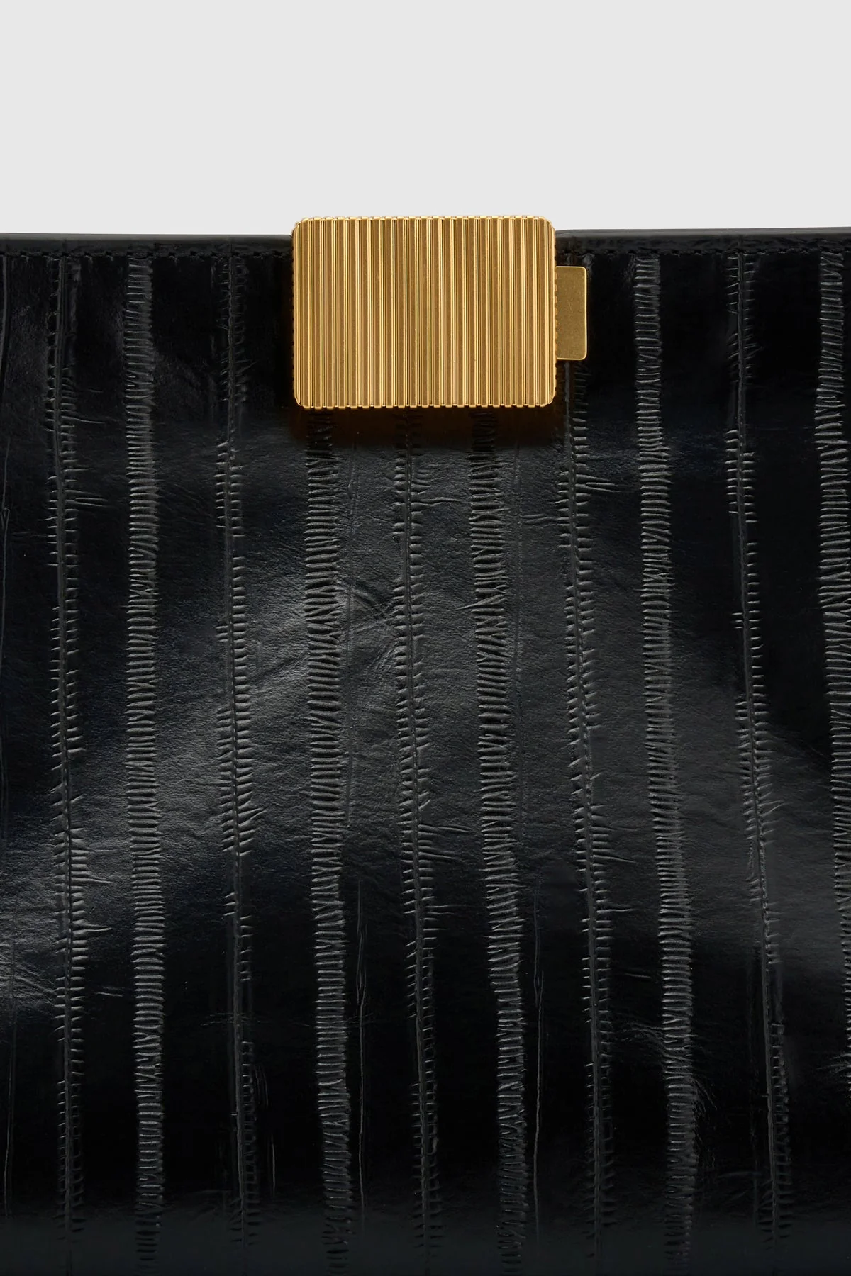 Poppy Eel Clutch - Image 3